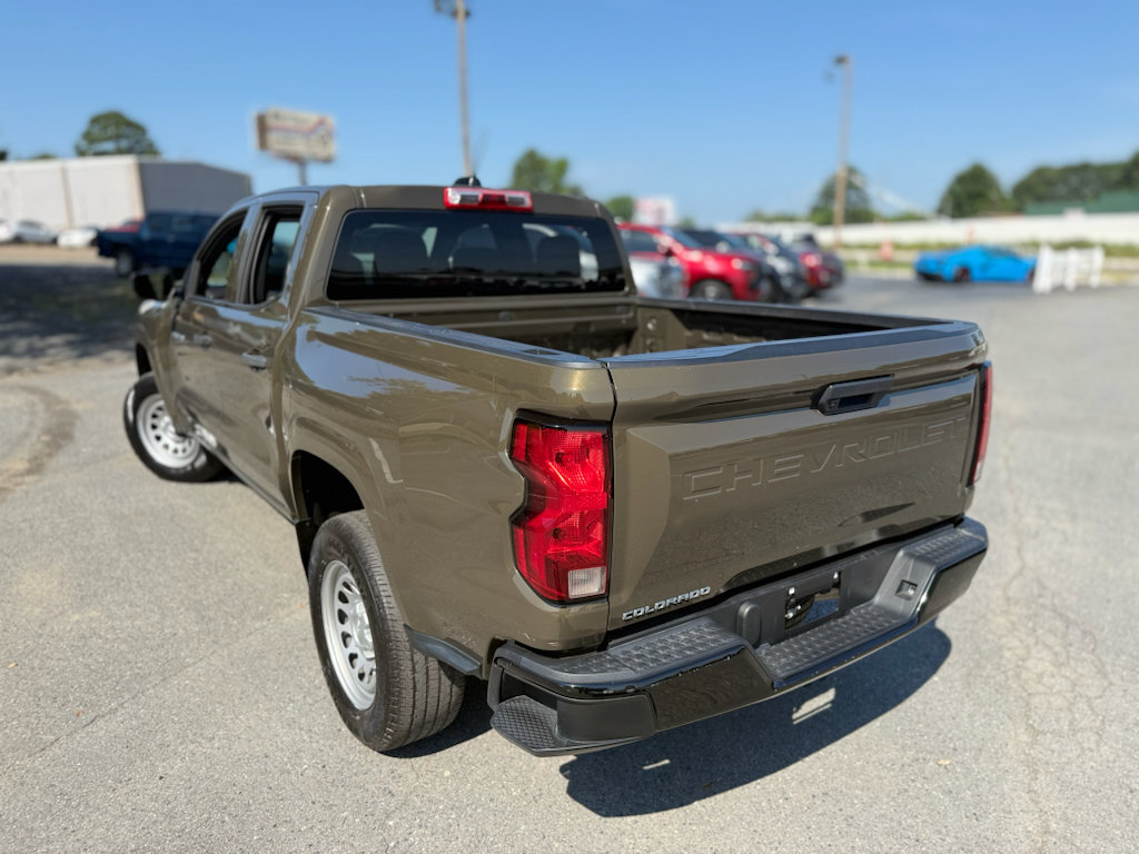 Used 2023 Chevrolet Colorado W/T RWD image 17