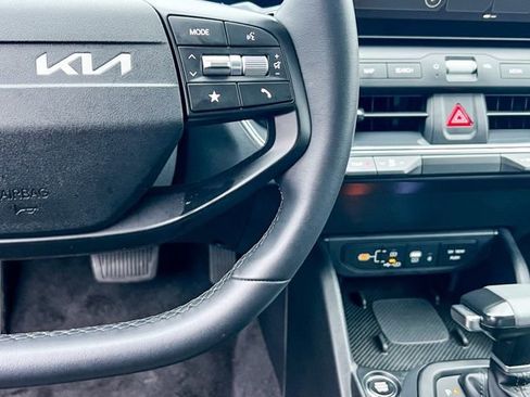 Certified 2025 Kia K4 EX image 23