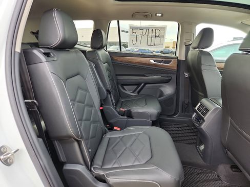 New 2026 Volkswagen Atlas SE image 14