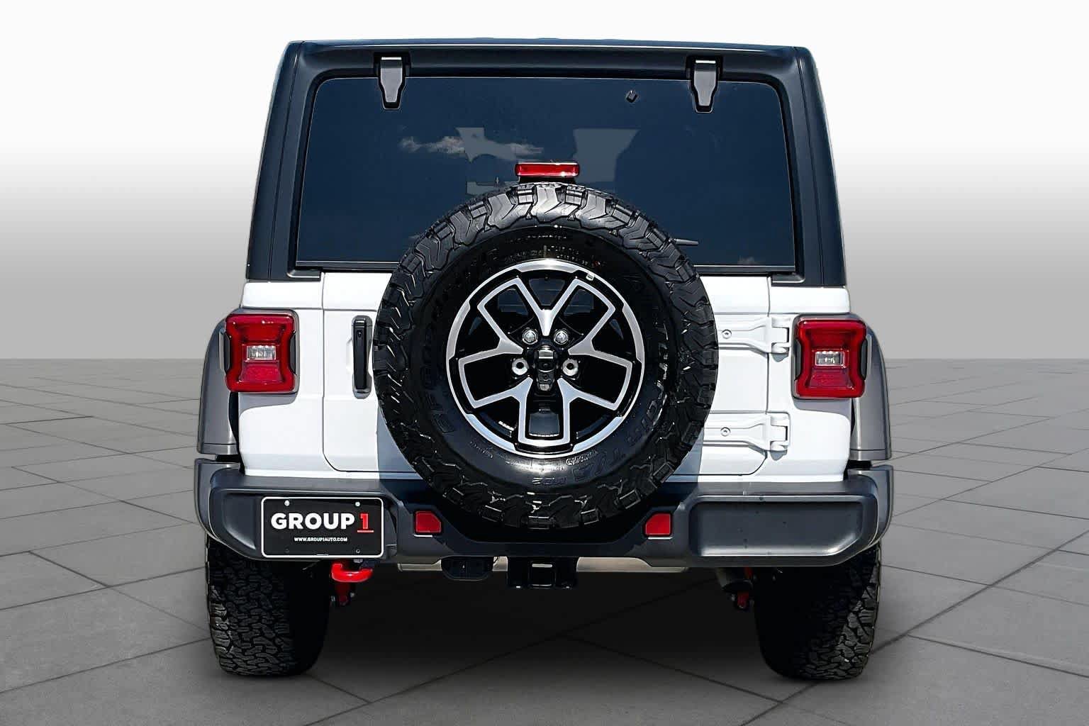 Used 2026 Jeep Wrangler Unlimited Rubicon AWD/4WD image 5