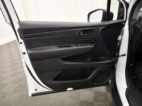 Certified 2024 Honda Odyssey EX-L image 13