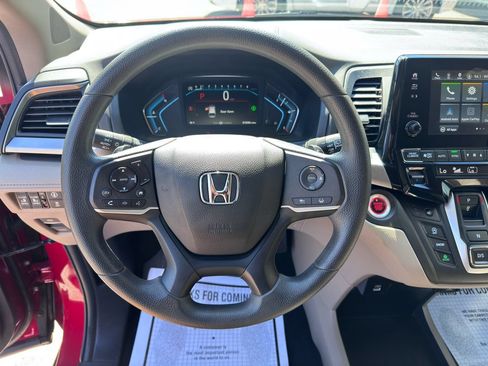 Used 2024 Honda Odyssey EX image 18