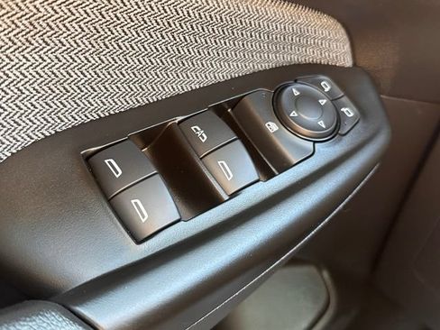 Used 2026 Chevrolet TrailBlazer LT w/ LT Cold Weather Package FWD image 19