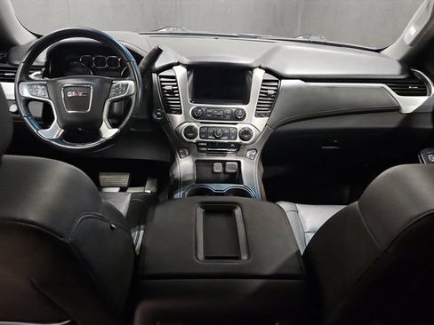 Used 2020 GMC Yukon XL SLT w/ Premium Edition AWD/4WD image 2