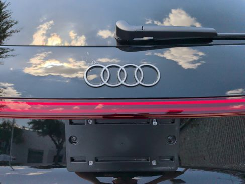 Used 2025 Audi Q5 Premium Plus w/ Premium Plus AWD/4WD image 38