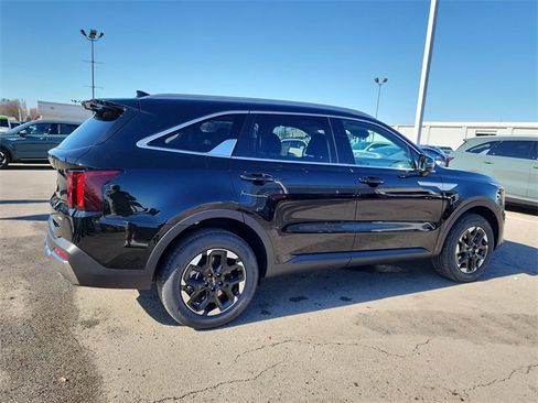 New 2026 Kia Sorento S image 2