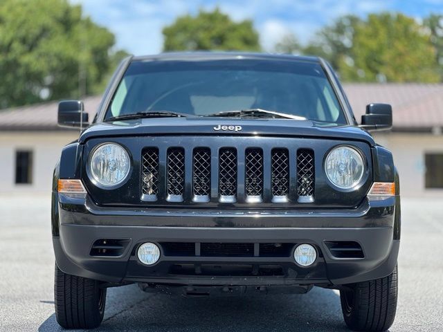 Used 2017 Jeep Patriot Sport w/ Power Value Group FWD image 2