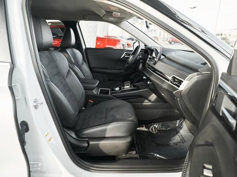 Used 2024 Mitsubishi Outlander SE image 15