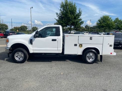Used 2022 Ford F250 XL w/ Power Equipment Group AWD/4WD image 2