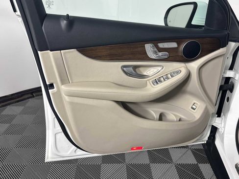 Used 2022 Mercedes-Benz GLC 300 image 12