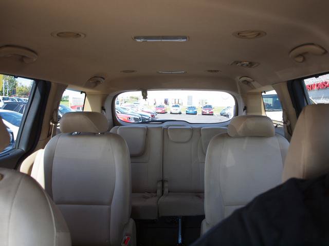 Used 2015 Kia Sedona LX w/ LX Convenience Package FWD image 13