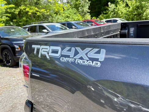 Used 2023 Toyota Tacoma TRD Off-Road w/ Technology Package AWD/4WD image 9
