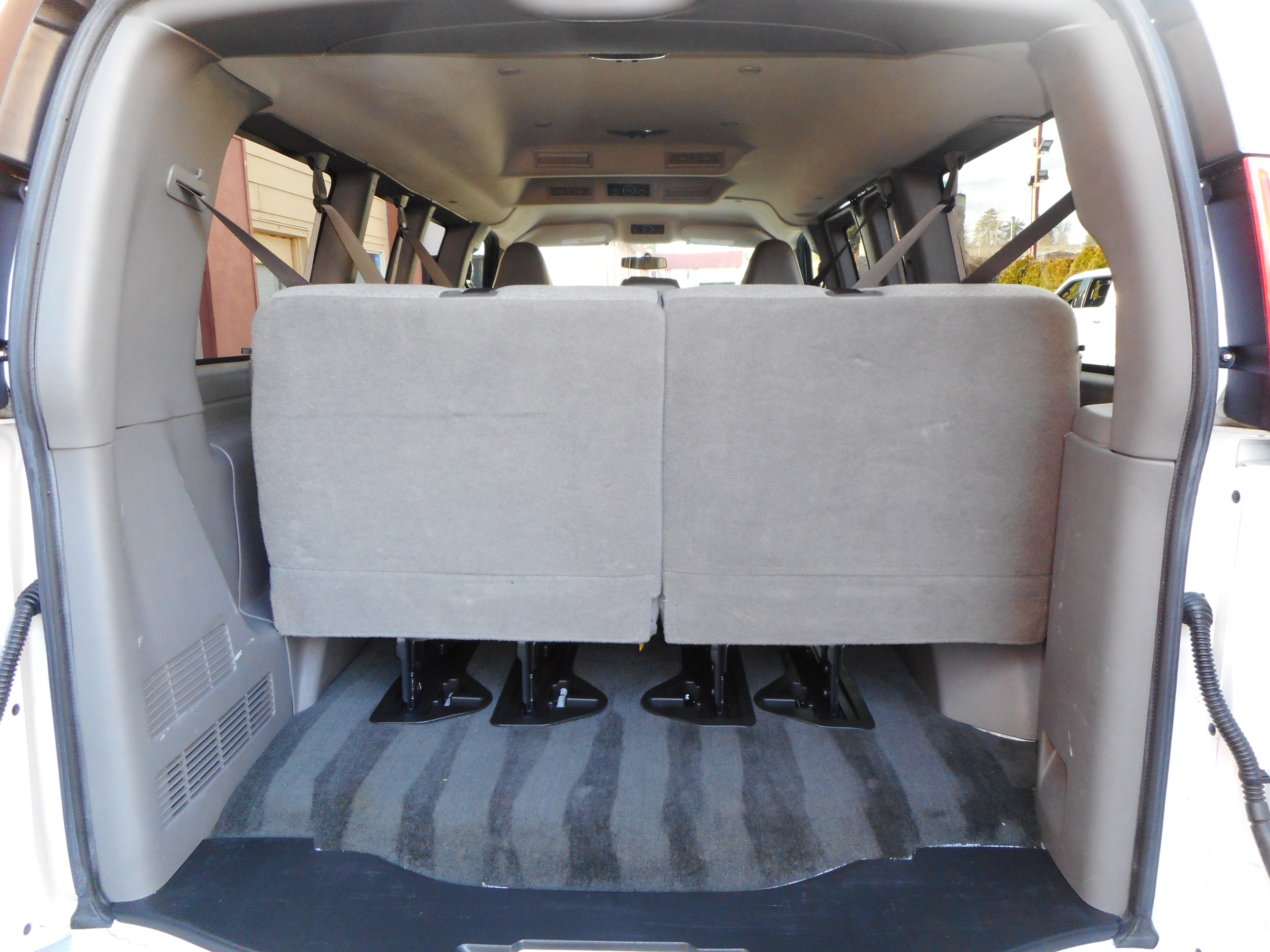 Used 2017 Chevrolet Express 3500 LT w/ LT Preferred Equipment Group RWD image 17