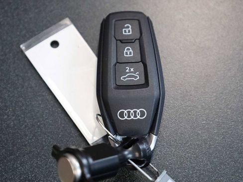 New 2025 Audi Q5 Premium Plus image 40