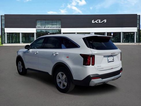 New 2026 Kia Sorento LX FWD image 3