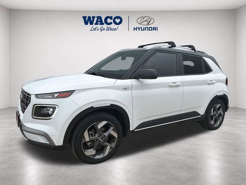 Used 2024 Hyundai Venue Limited FWD image 3