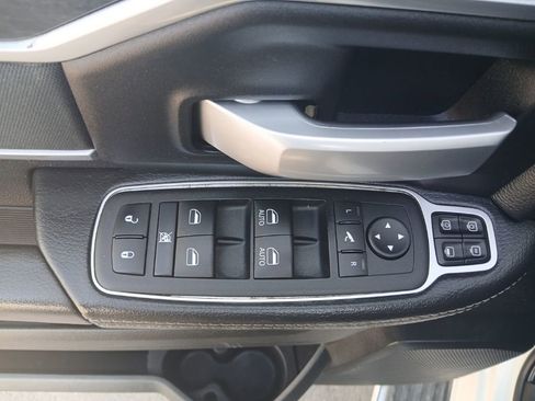 Used 2024 RAM 3500 Big Horn AWD/4WD image 33