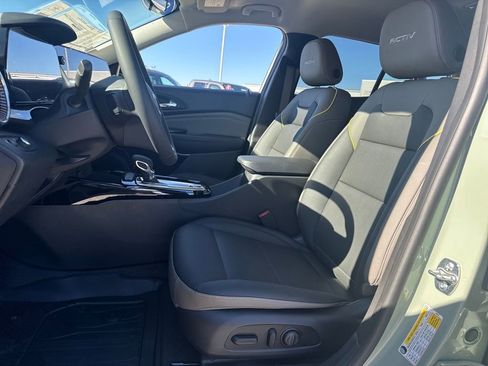 New 2026 Chevrolet Trax ACTIV w/ Driver Confidence Package image 18