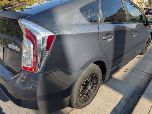 Used 2012 Toyota Prius Three w/ Preferred Accessory Pkg image 6