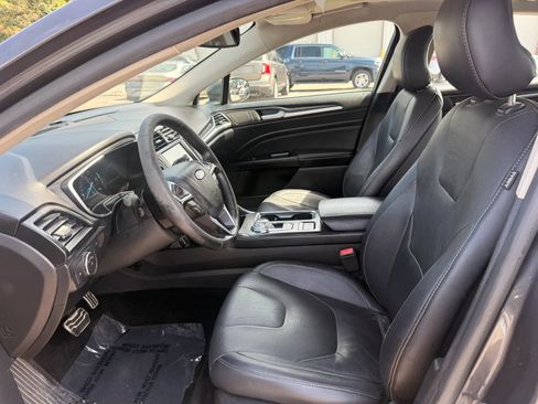 Used 2017 Ford Fusion Titanium FWD image 2