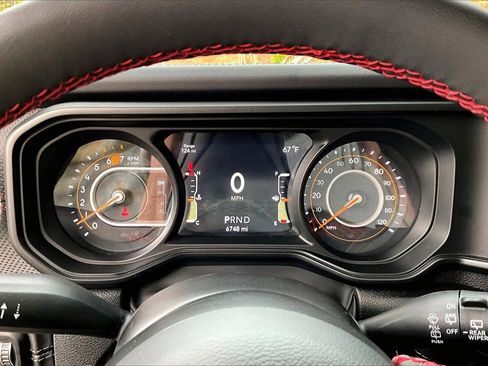 Certified 2024 Jeep Wrangler Unlimited Rubicon w/ Convenience Group image 10