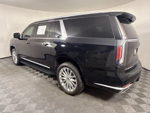 Used 2024 Cadillac Escalade ESV Premium Luxury RWD image 4