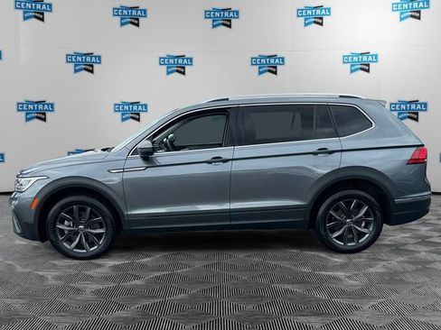 Used 2022 Volkswagen Tiguan SE image 2