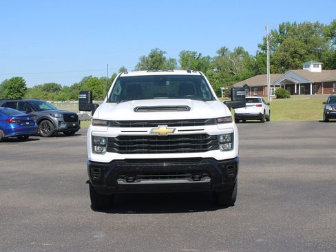 Used 2025 Chevrolet Silverado 2500 Custom w/ Custom Value Package AWD/4WD image 3
