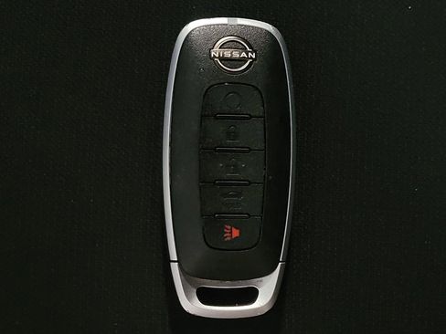 Used 2025 Nissan Sentra SR FWD image 32