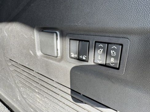 Certified 2022 Chevrolet Suburban LT w/ Luxury Package image 25