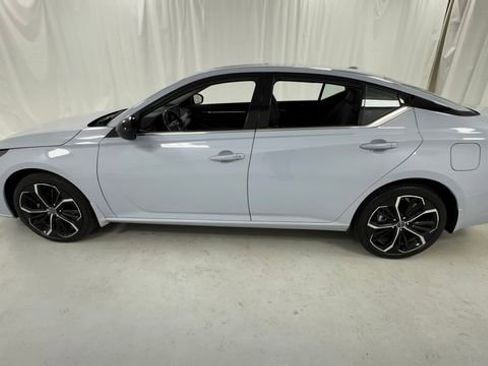 Certified 2023 Nissan Altima 2.5 SR w/ SR Premium Package AWD/4WD image 6