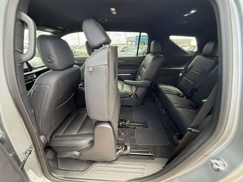 Used 2026 Chevrolet Traverse LT FWD image 33