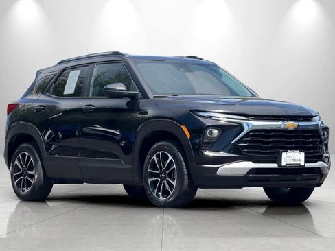 Used 2025 Chevrolet TrailBlazer LT AWD/4WD image 9