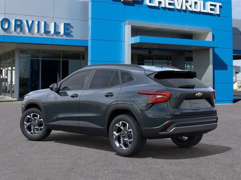 New 2026 Chevrolet Trax LT w/ LT Convenience Package FWD image 3