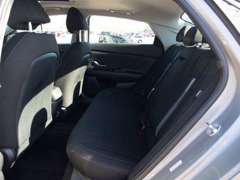 Used 2025 Hyundai Elantra SEL FWD image 14