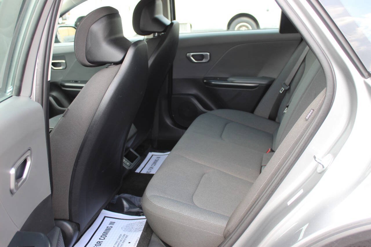 Used 2025 Kia K4 FWD image 15