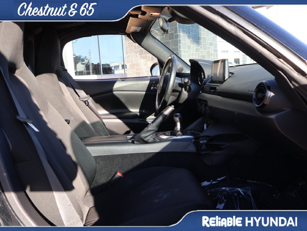 Used 2023 MAZDA MX-5 Miata Sport RWD image 9