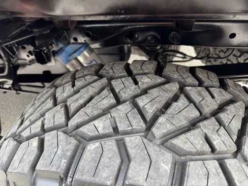 Used 2012 Ford F150 Raptor w/ Raptor Luxury Pkg image 41