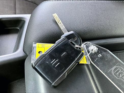 Used 2020 Chevrolet Silverado 1500 LT w/ Trailering Package image 34