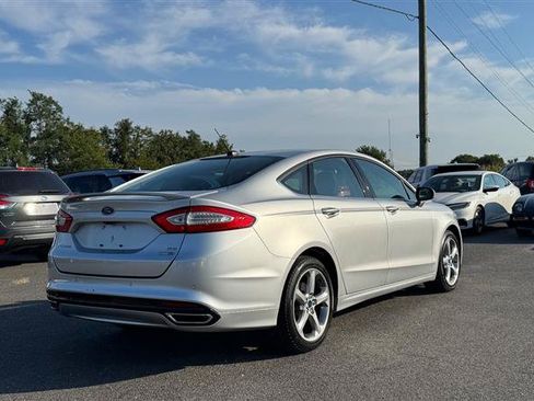 Used 2016 Ford Fusion SE AWD/4WD image 9