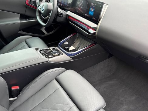 Used 2025 BMW X3 xDrive30i w/ Premium Package image 19