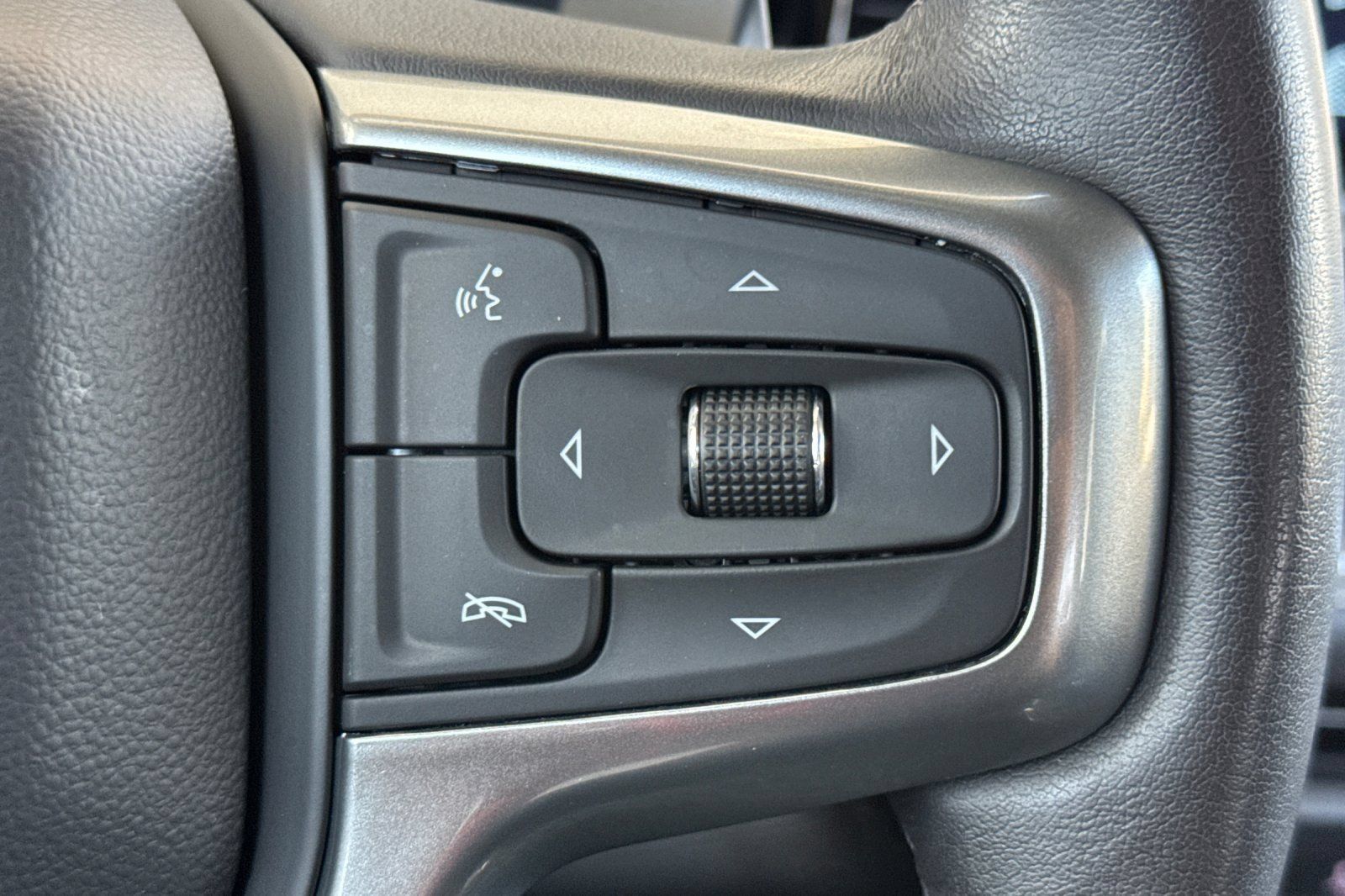 Certified 2023 Chevrolet Silverado 1500 LTZ AWD/4WD image 27