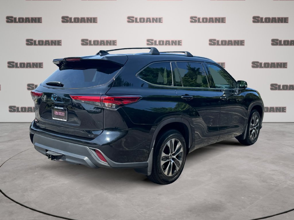 Used 2021 Toyota Highlander XLE AWD/4WD image 5