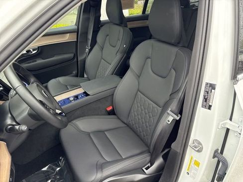 Used 2025 Volvo XC90 B6 Plus AWD/4WD image 19