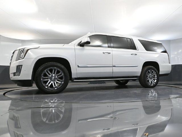 Used 2017 Cadillac Escalade ESV 4WD image 54