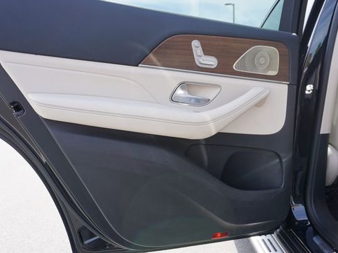 Used 2022 Mercedes-Benz GLS 450 4MATIC image 37