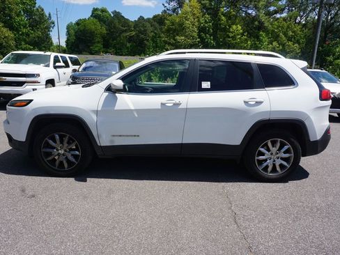 Used 2017 Jeep Cherokee Limited AWD/4WD image 19