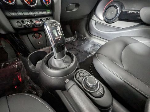 Used 2022 MINI Cooper 4-Door Hardtop FWD image 36