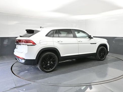 New 2026 Volkswagen Atlas Cross Sport SE image 15