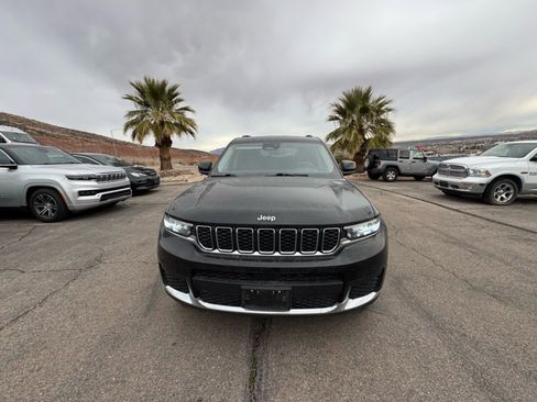 Used 2023 Jeep Grand Cherokee L Laredo image 8